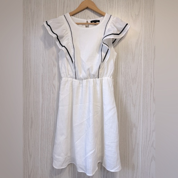 Banana Republic Embroidered Gauze Fit and Flare Dress Size Small NWOT - Picture 3 of 6